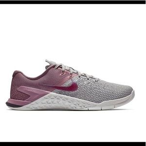 NIKE WOMEN METCON 4 XD SIZE 8